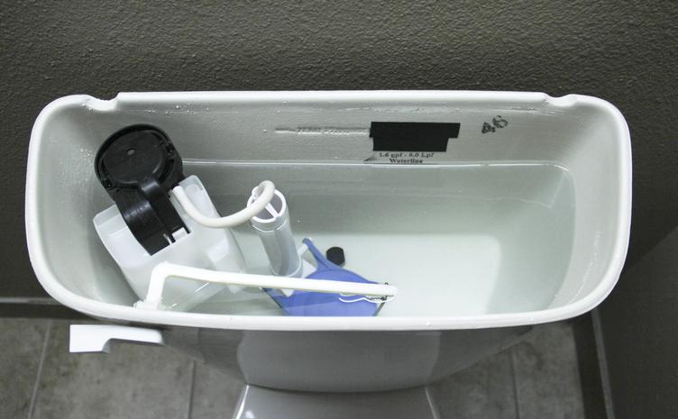 Toilet Flapper Not Sealing or Closing Too Fast? Here’s How to Fix It Quickly